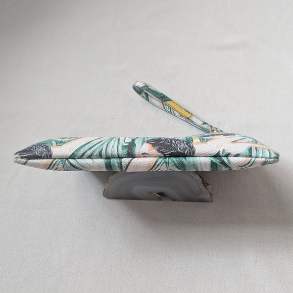 Bimba y Lola Clutch/Wristlet bag a distinctive print with stylized female figure - Picture 5 of 10